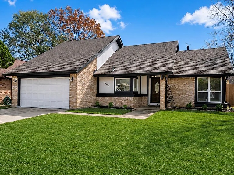 10319 Sand Pass Ln — Photo 1
