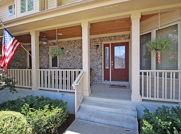 2nd image of 1024 S Ahrens Ave