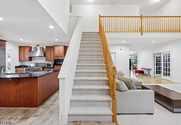 8 Pring Ct — Photo 15
