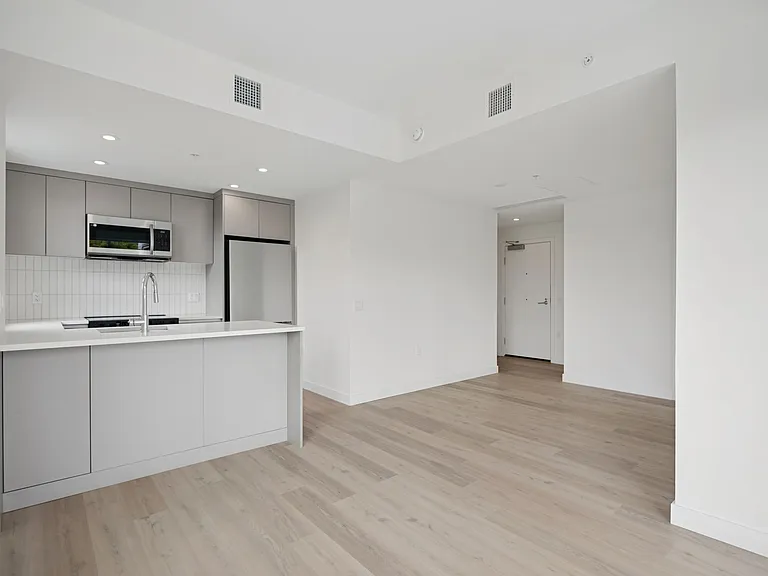 3619 Arbutus St — Photo 19