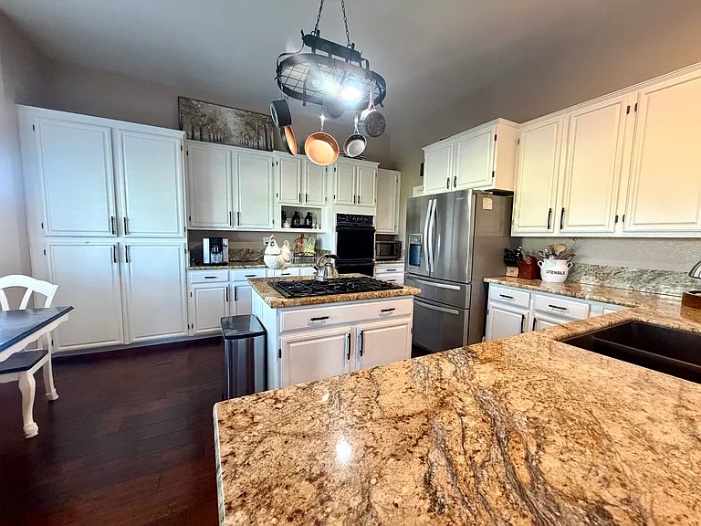 2205 Prestwick Dr — Photo 21
