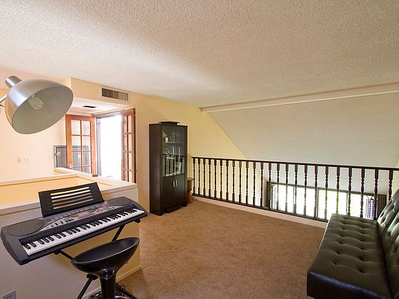 4th image of 1900 Vine Street Apt 308