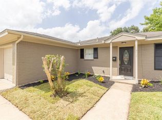 3011 Poe Rd, Houston, TX 77051