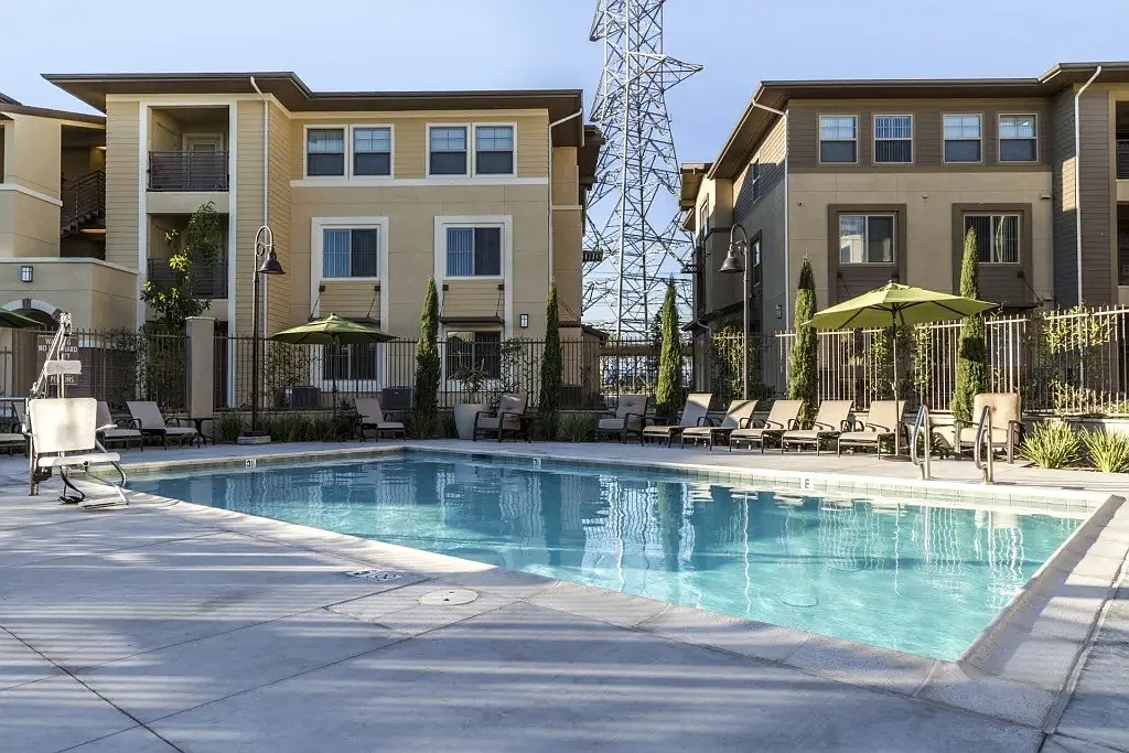Ivy at College Park Phase II — Photo 1