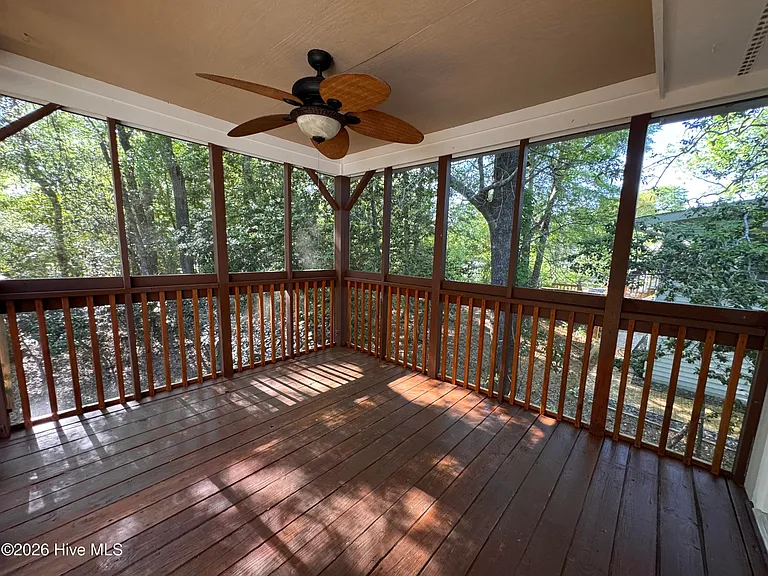 407 Hickory St #UP — Photo 11