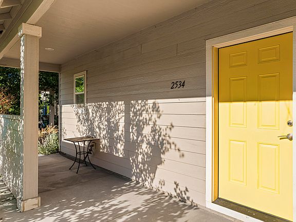 3rd image of 2534 NE Cretia Ct