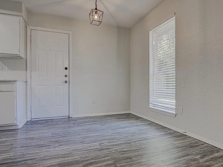 5301 Indio Cir #B — Photo 6
