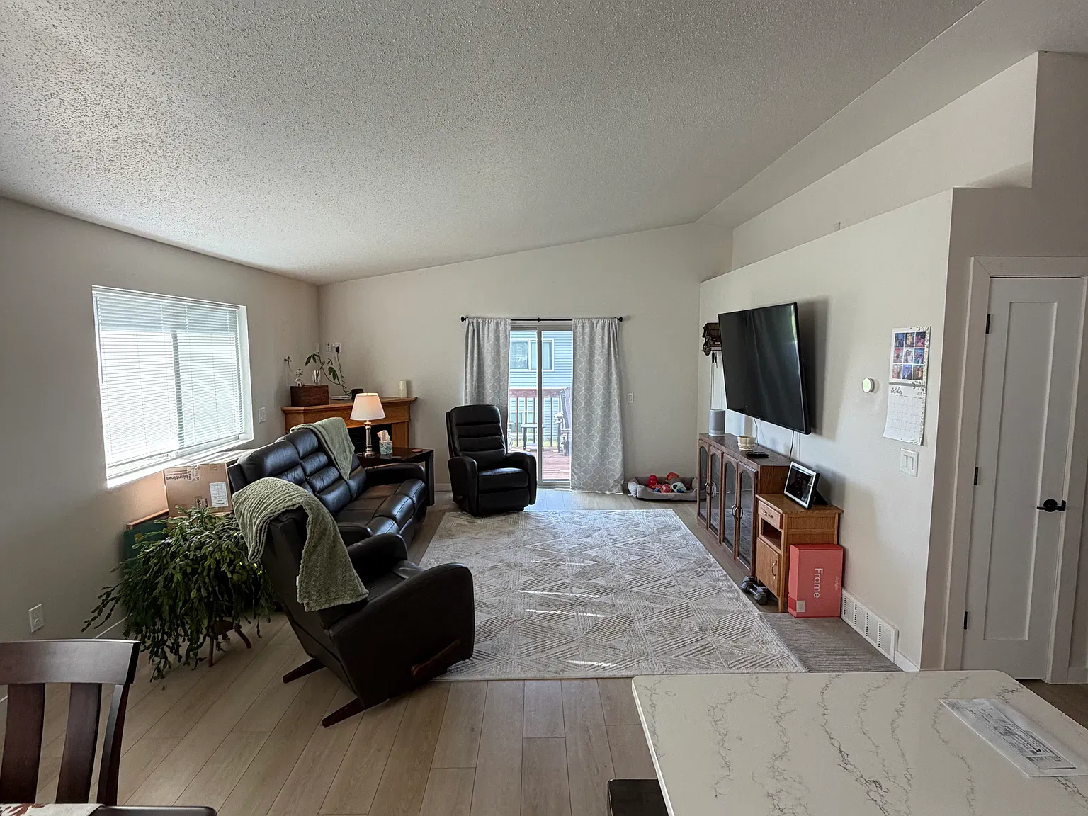 3 bed, 1800 sqft, $1,800 — Photo 3