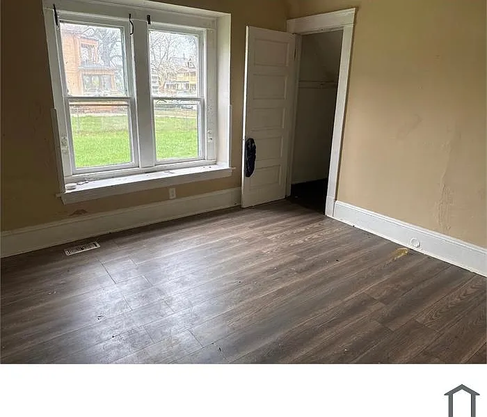 3 bed, 1000 sqft, $1,100 — Photo 3