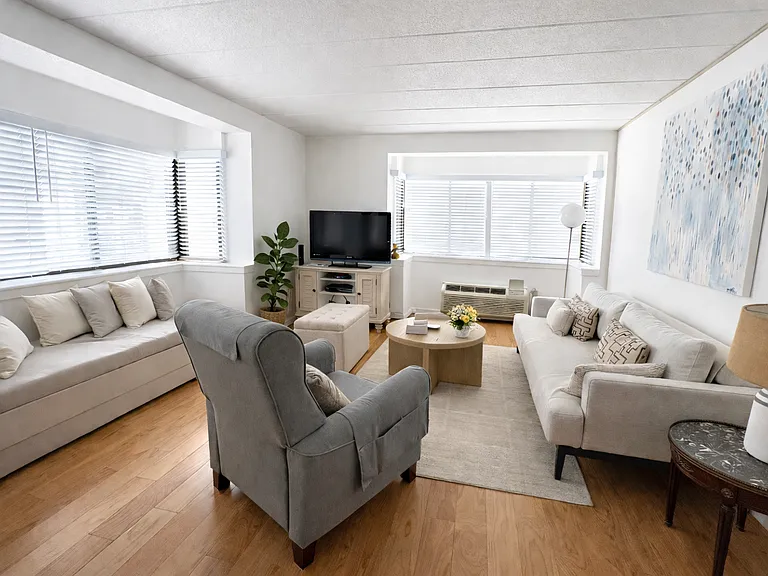 5 Linden St #2E — Photo 1