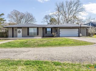 743 Royal Rd, Port Lavaca, TX 77979