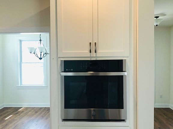 5th image of 10 Russell Square Dr #0
