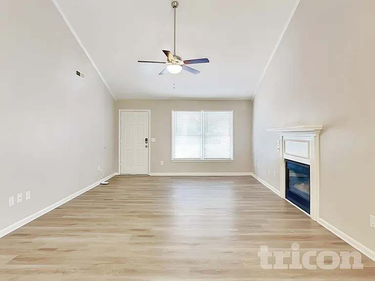 113 Cobblestone Ct — Photo 2