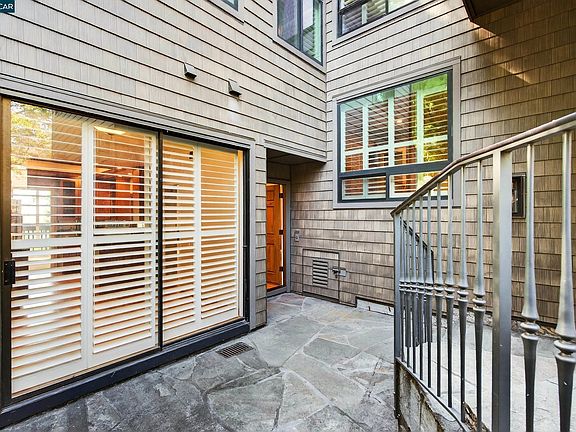 3rd image of 1975 Fair Ridge Ct