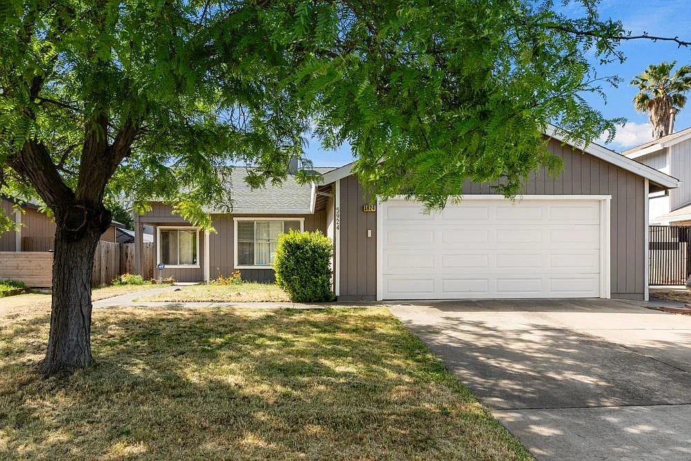 5924 Sawyer Cir photo 1