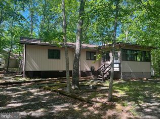 5970 Decker Rd, Bushkill, PA 18324