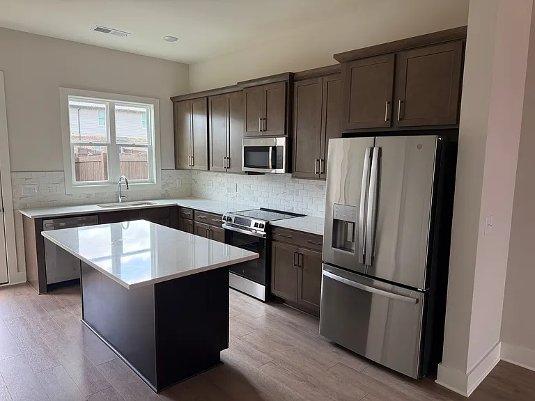 1709 Meerstone Ln #MAIN — Photo 7