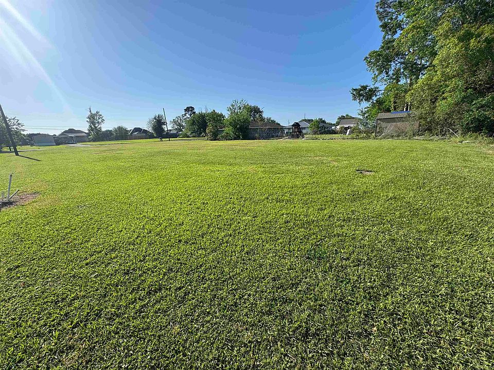 1st image of 5833 Perry Ln
