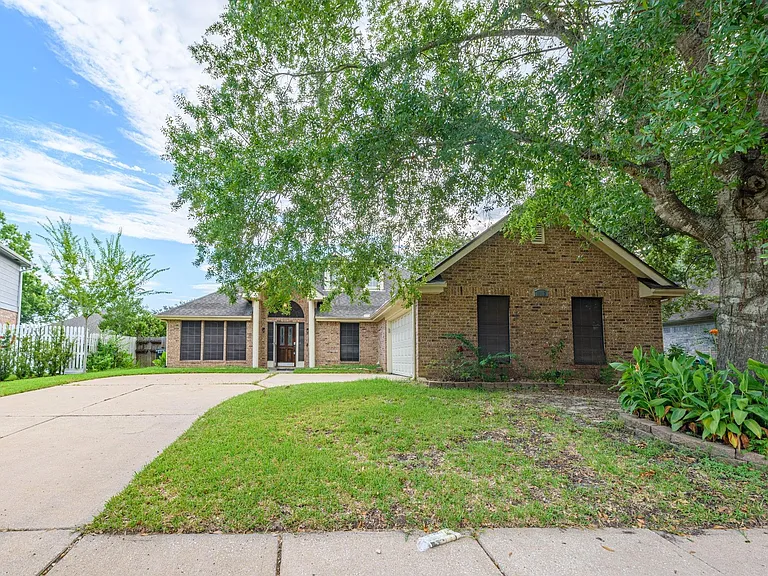 1813 Oak Wood Dr E — Photo 6