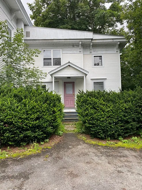 89 Riverside Dr #2