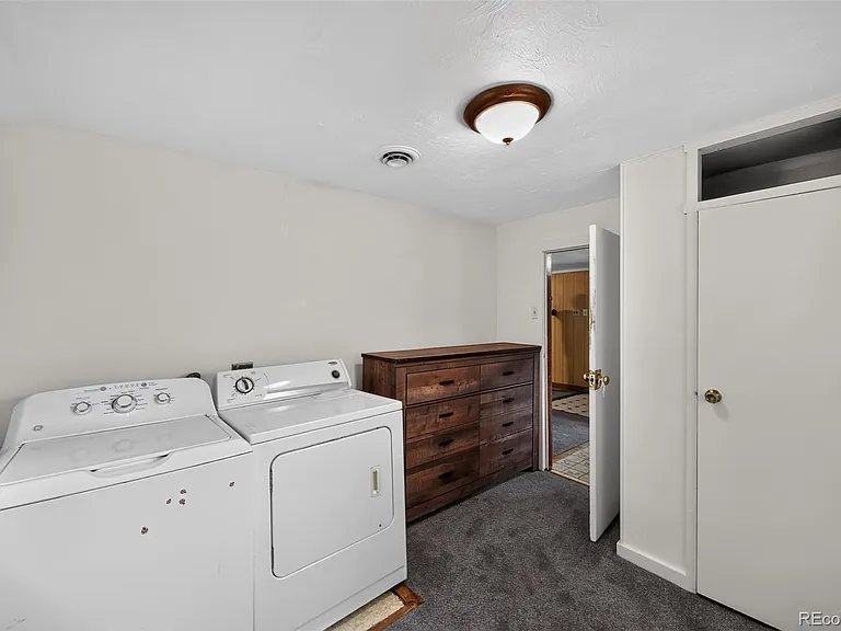 225 S Holland St #B — Photo 17