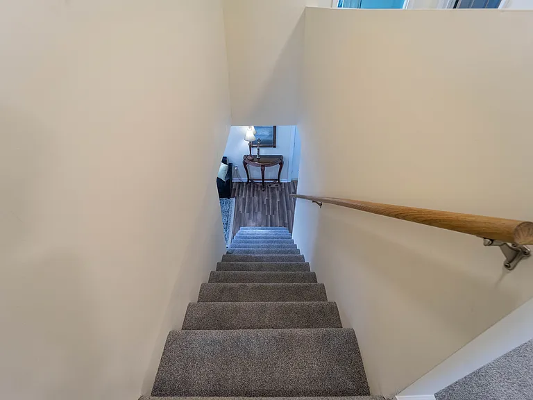 8033 Edgewater Ave — Photo 39