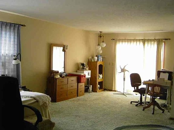 upper greatroom w/bath