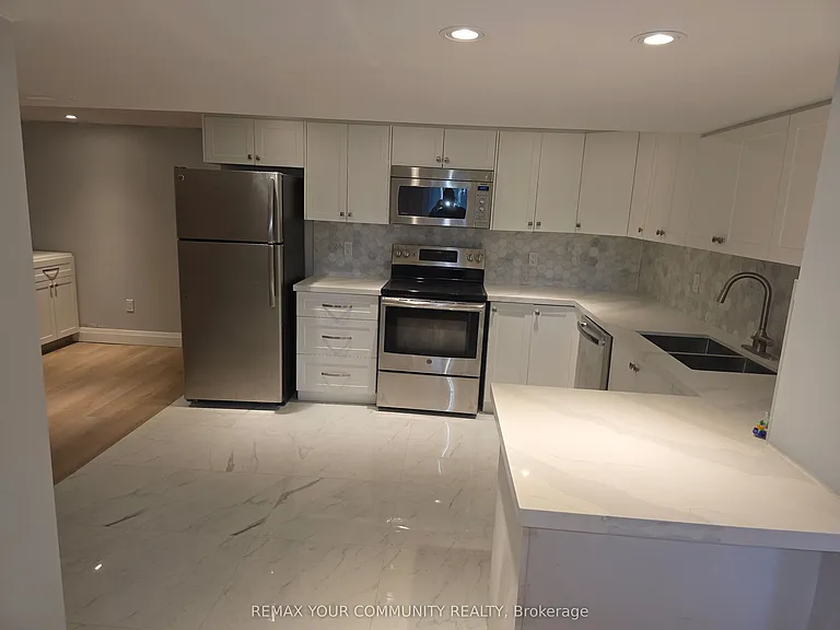 312 Cochrane St #LOWER LEVEL — Photo 3