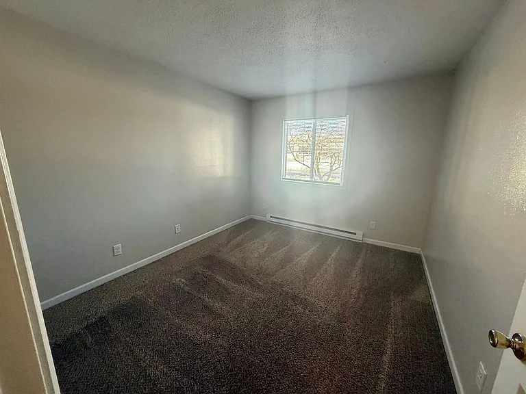 401-405 N Glendale Ave — Photo 9