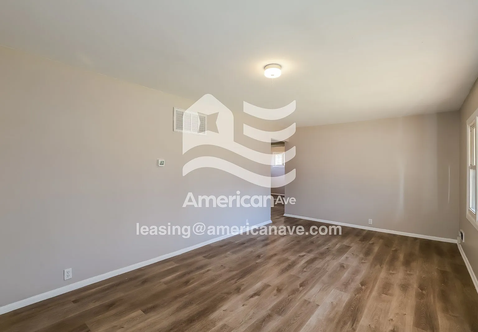 3 bed, 1.0 bath, 1128 sqft, $1,320 — Photo 2