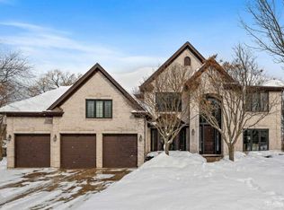 1561 Camden Pl, Wheaton, IL 60189