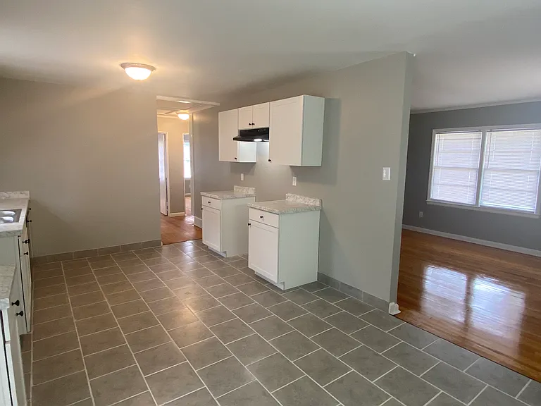 4301 Fredericks Ave — Photo 8