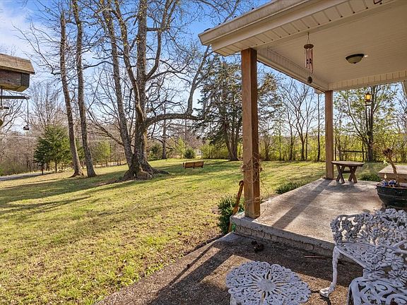 5th image of 1515 Hayshed Rd