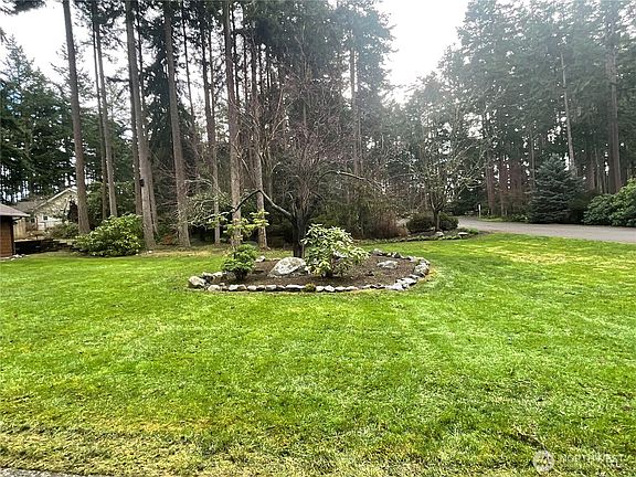 4th image of 1656 Fern Place