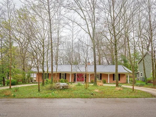 2276 Radford St NW, North Canton, OH 44720