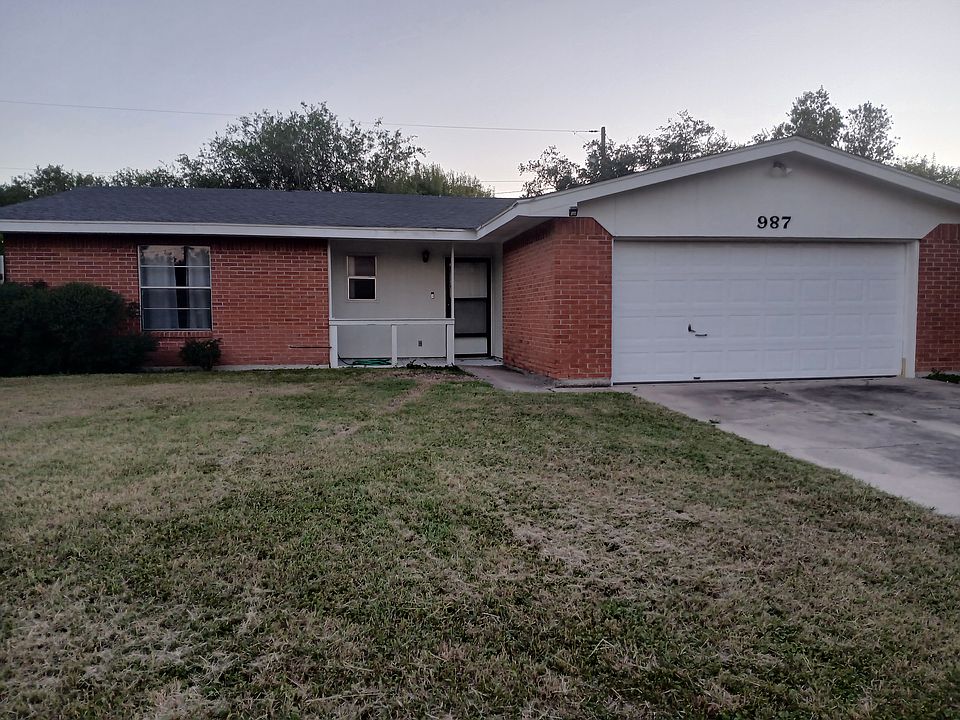1st image of 987 Blue Bonnet Dr