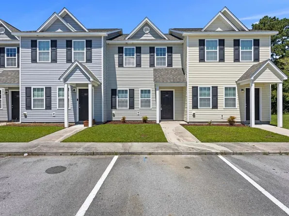 111 Virginias Landing Ct, Richlands, NC 28574