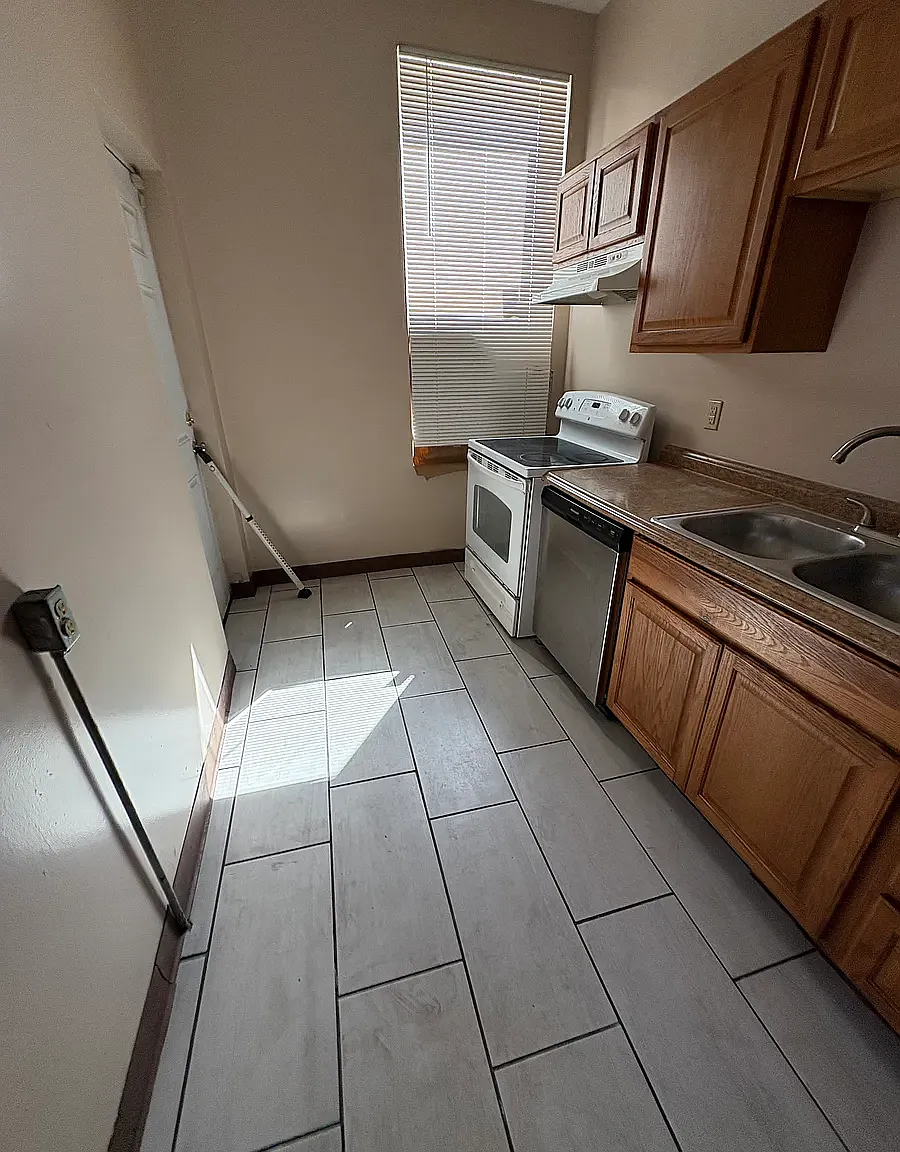 739 Hill Ave — Photo 4