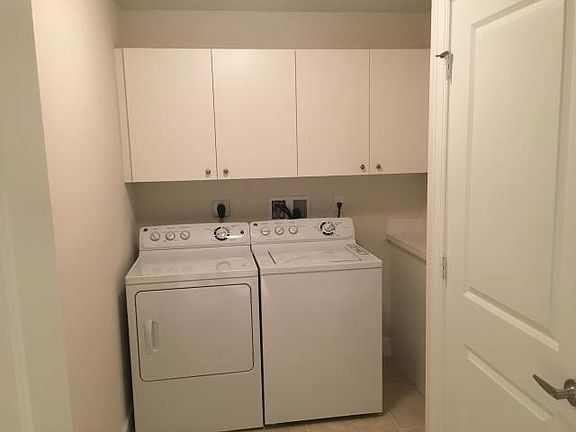 4th image of 744 Bay Colony Dr S