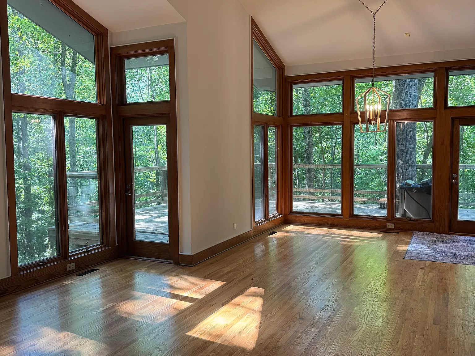 2 bed, 2.5 bath, 2500 sqft, $2,500 — Photo 3