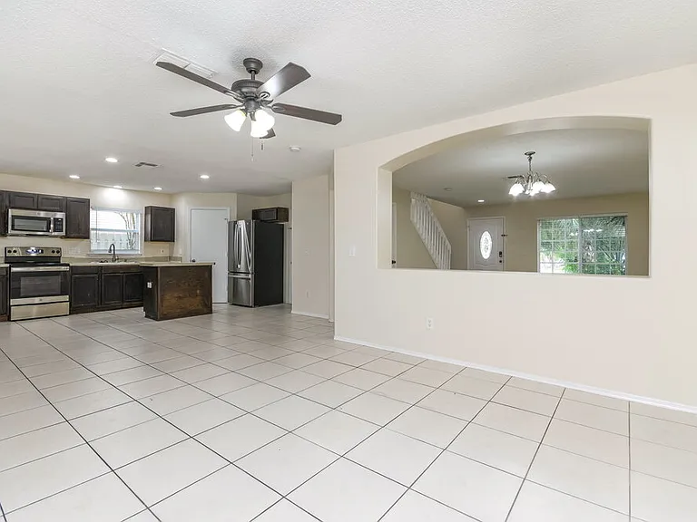 1231 Heather Lake Dr — Photo 9