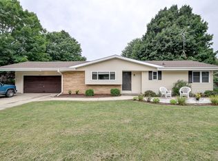 638 Madison Dr, Delavan, WI 53115