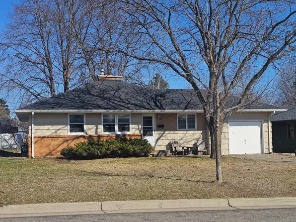 605 Park Valley Dr W, Hopkins, MN 55343