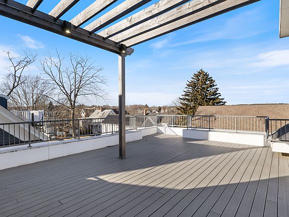 4th image of 303 Islington St #4