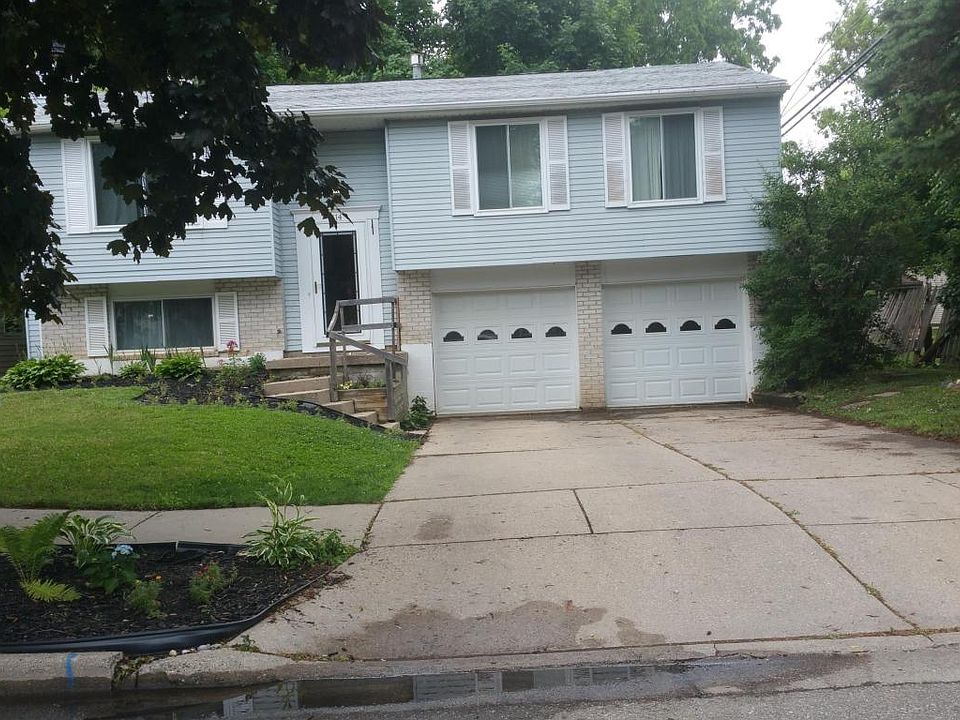 1st image of 414 Dahlia Dr