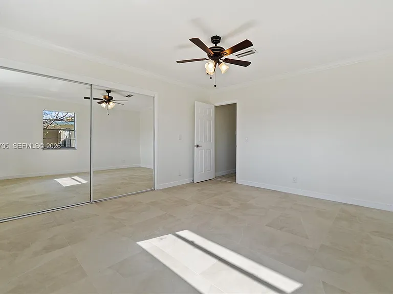 232 SE 6th St — Photo 32