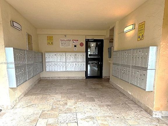 4th image of 2935 NE 163rd St APT 3P