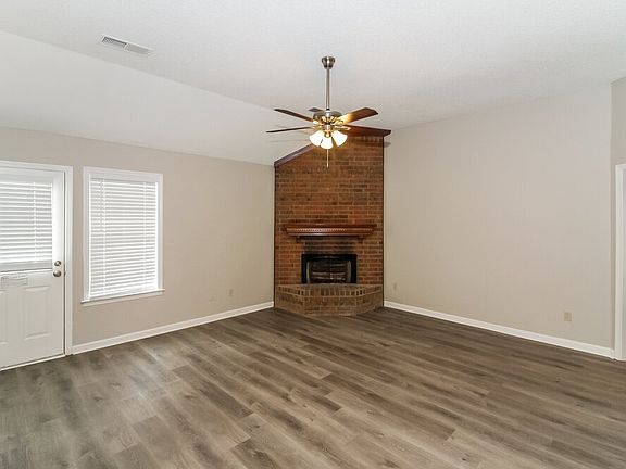 3rd image of 4371 Bunker Hill Dr