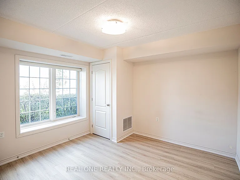 1440 Main St E #102 — Photo 15