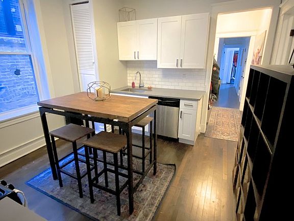 4th image of 2102 N Sheffield Ave APT 2F